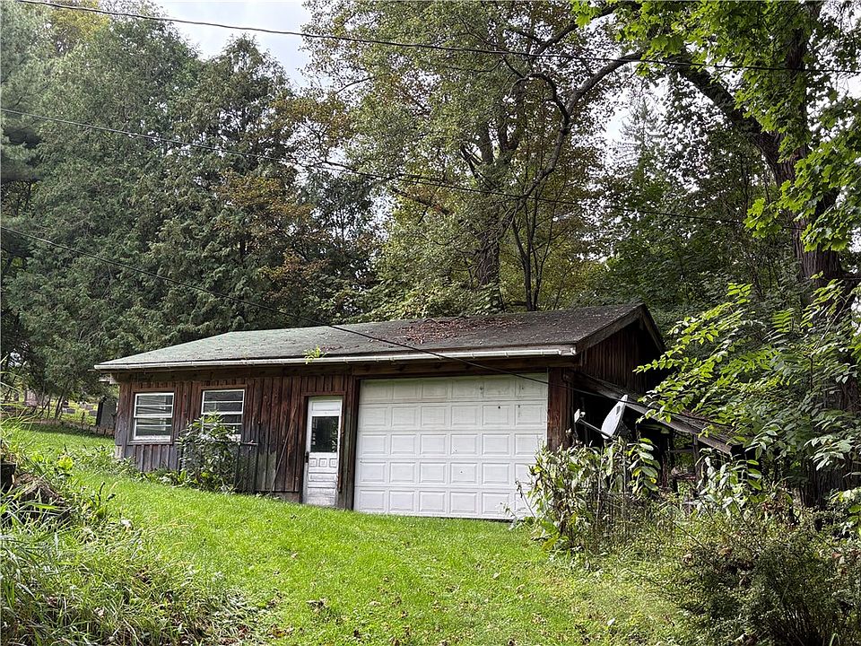 2nd image of 1 Cemetery Rd