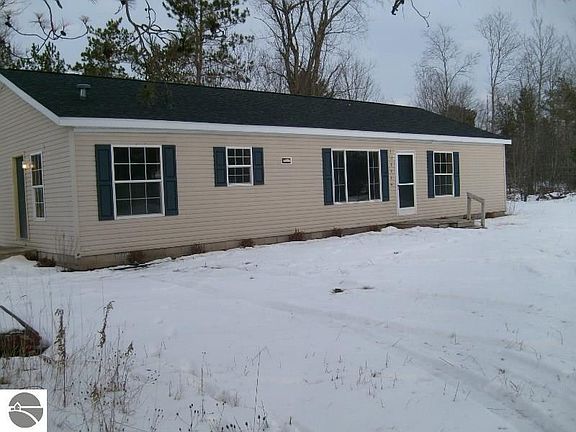 4th image of 2224 N Birch St