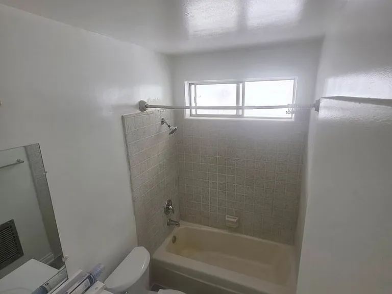 1343 N Curson Ave — Photo 9