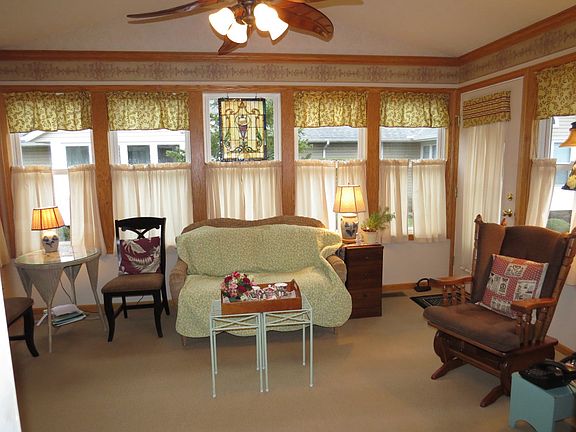 3rd image of 252 Park Place Dr