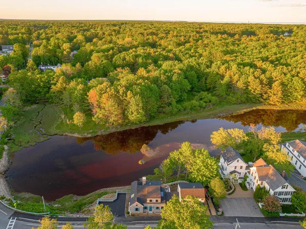 2 Maine Street #B, Kennebunkport, ME 04046