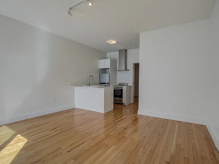 427 1/4 N Vendome St #427.25 — Photo 18