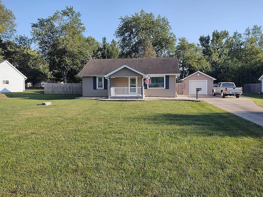 3333 E Cedar St photo 1