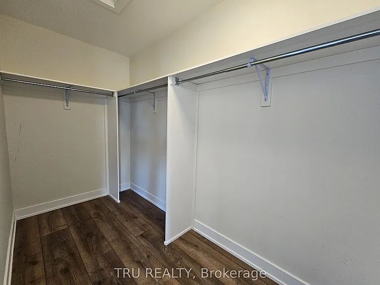 146 Wallace St — Photo 33