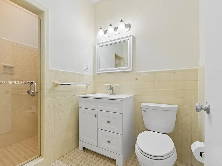 2514 E Granada Blvd — Photo 28