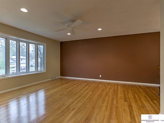 3rd image of 10937 Prairie Village Dr