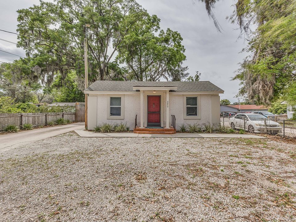 1st image of 2042 Carnes St