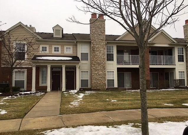 2nd image of 28204 Oakmonte Cir E #1