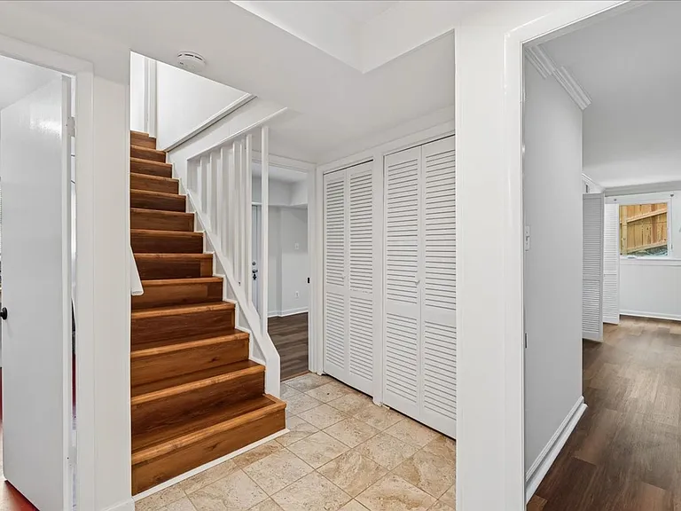 727 Grandin Ave — Photo 16