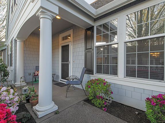 Covered Front Porch & Entry