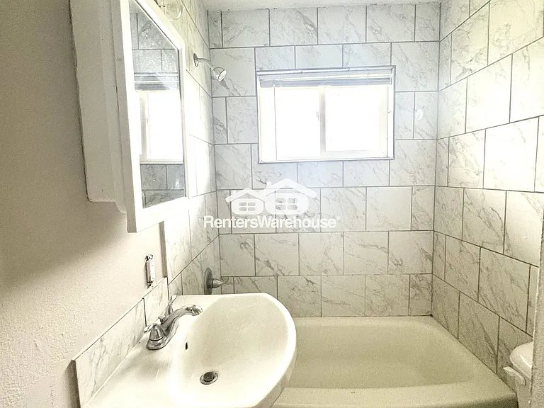 110 NW College Ave #8 — Photo 4