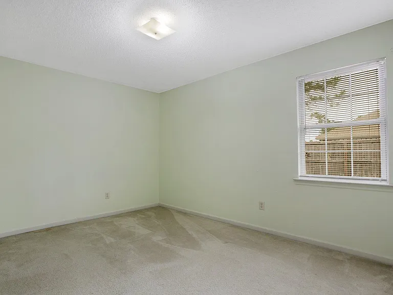 2115 Walberg Dr — Photo 26