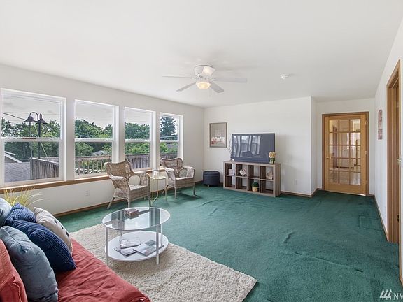 5th image of 2241 E Morton St