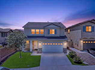 860 S Sumac Ln, Rialto, CA 92376