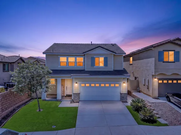 860 S Sumac Ln, Rialto, CA 92376