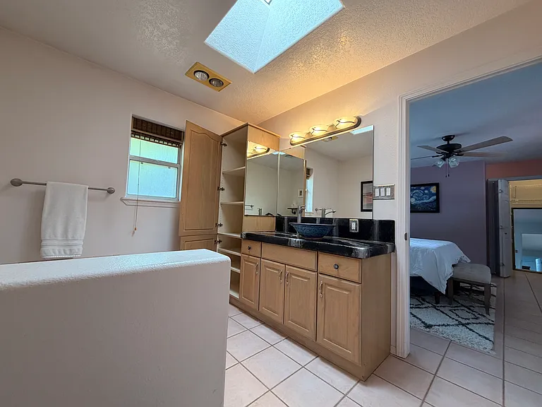 701 Poplar St — Photo 17