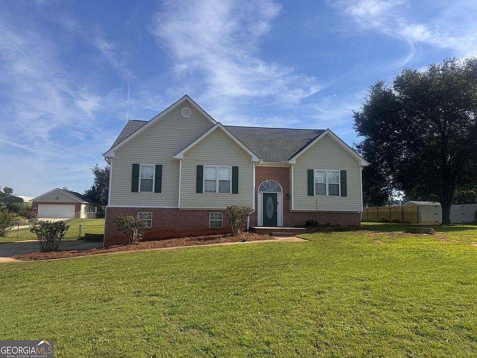 1st image of 425 Freedom Dr