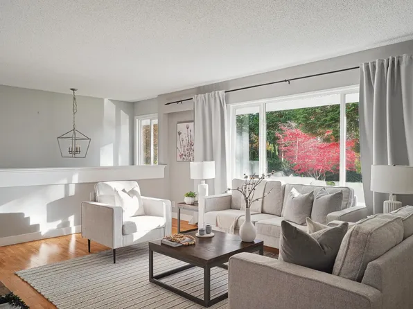 12469 23rd Ave, Surrey, BC V4A 2C5