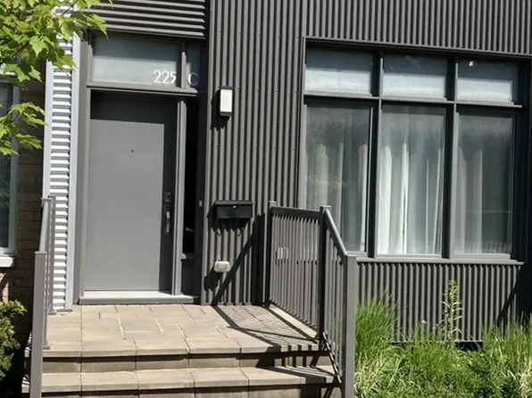 225 Wilbrod St #609, Ottawa, ON K1N 6L9