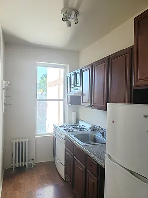 Rented by A P Realty Group NY LTD | media 10