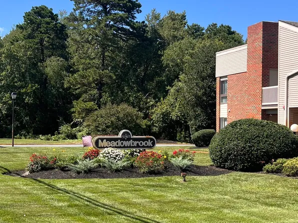 607 Meadowbrook Dr #607, Mays Landing, NJ 08330