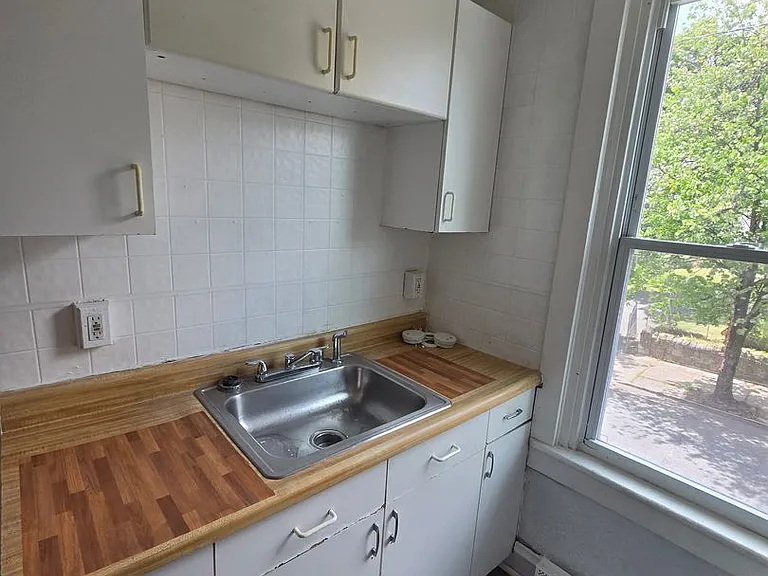 435 N 6th St — Photo 5