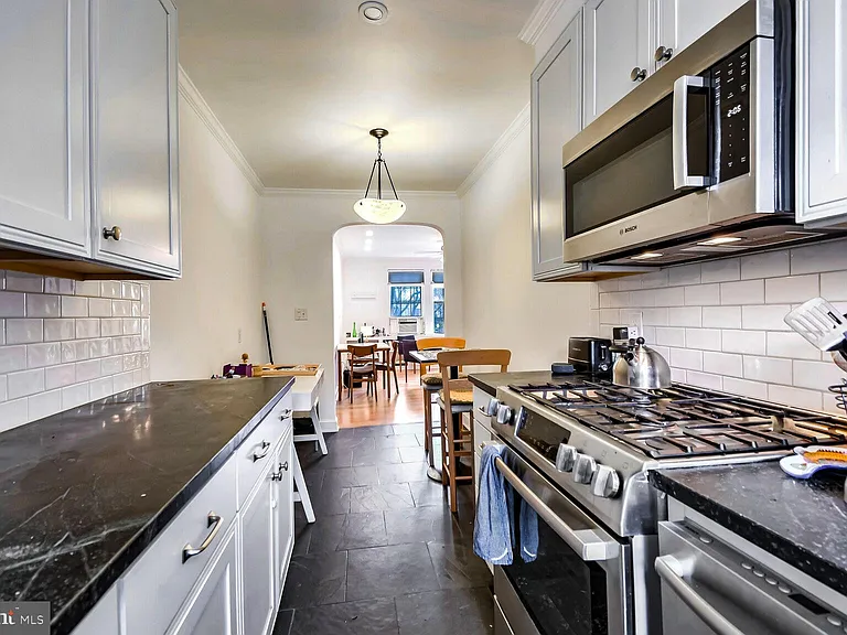 2803 Cortland Pl NW #205 — Photo 8
