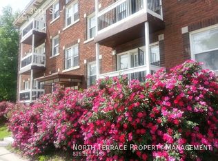 904 E 39th St #1C, Kansas City, MO 64109