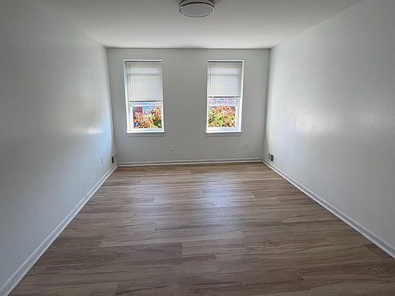 3rd image of 2340 E Fayette St