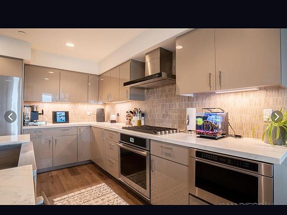 2nd image of 3030 Jarvis St Unit 5