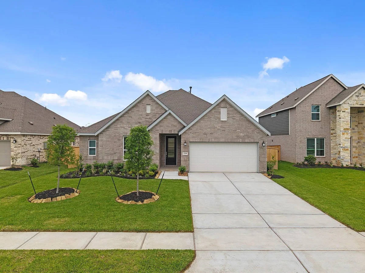 Building Photo - 2716 Pine Bluff Dr