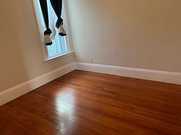 5th image of 362 Pierce St APT D