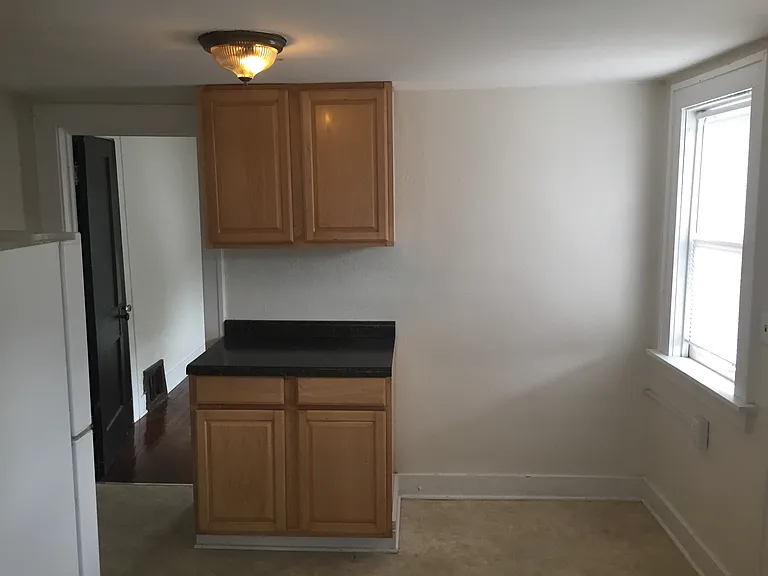 523 W Lapeer St #1/2 — Photo 5