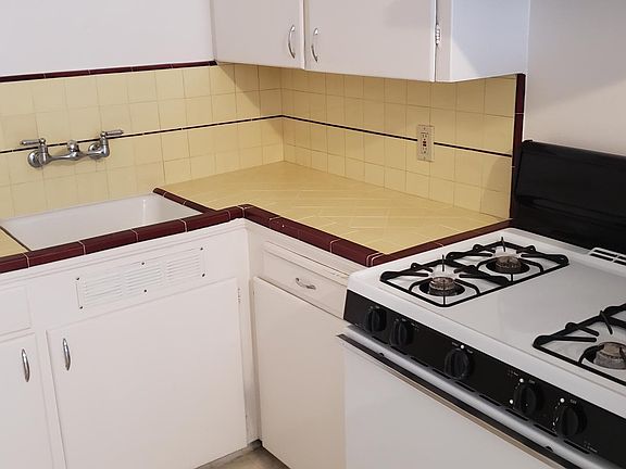 3rd image of 471 Taylor Ave APT 6