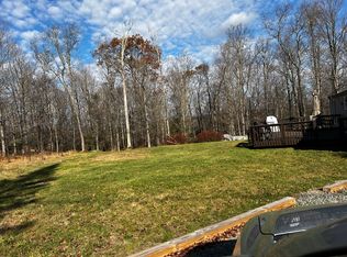 155 Hilltop Cir, Greentown, PA 18426