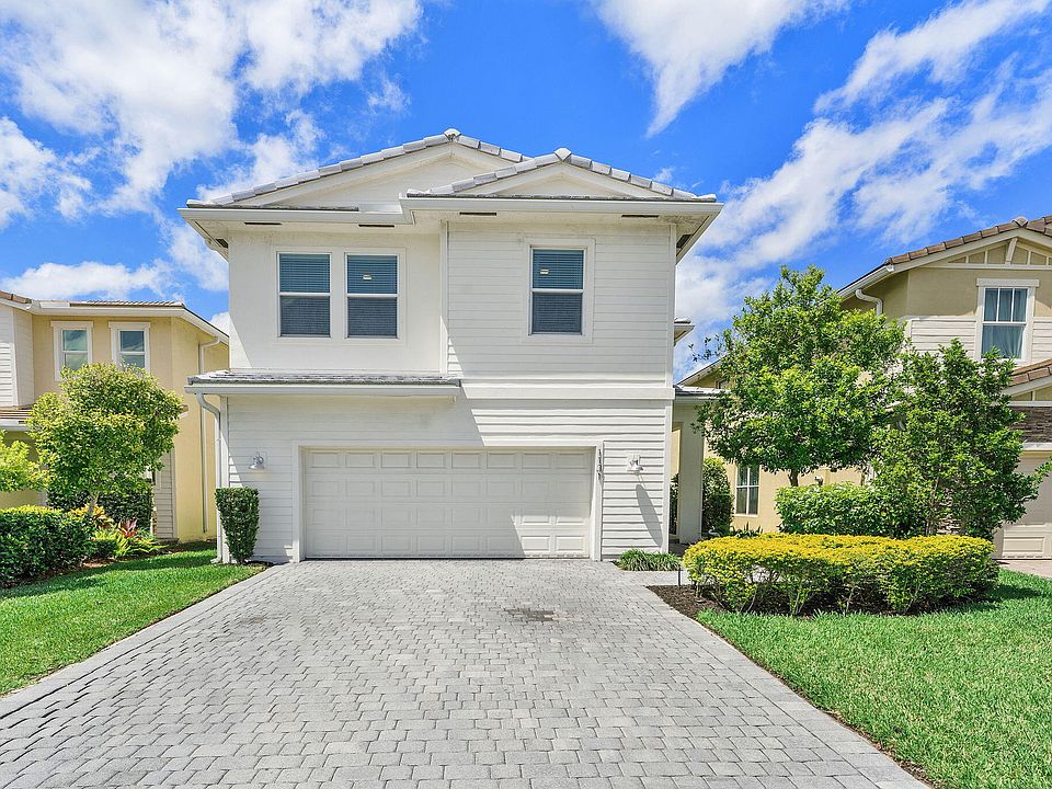 1st image of 1131 Veleiros Boulevard