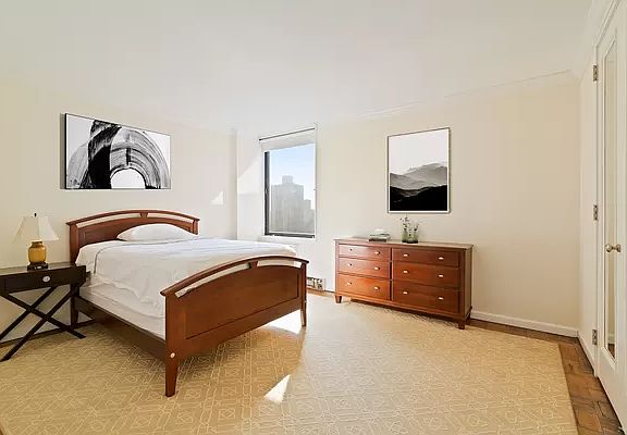 4th image of 1601 3rd Ave APT 33C