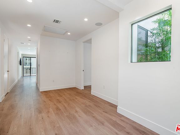 5th image of 9024 Harratt St