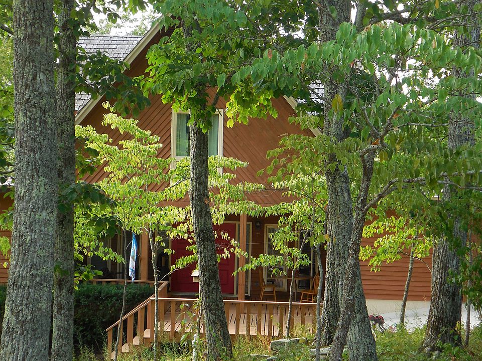 1st image of 118 Sugarbush Cir