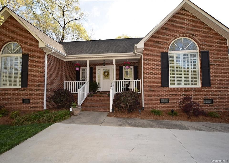 1st image of 1458 Weatherwood Dr #44