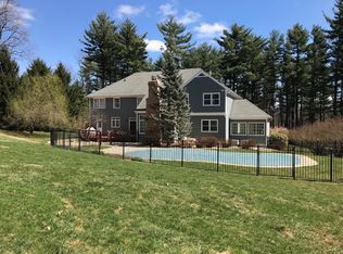 8 Woodhull Dr, Chester, NJ 07930