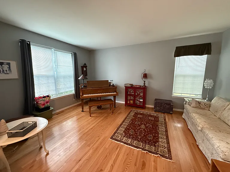 209 Rogers Way — Photo 4