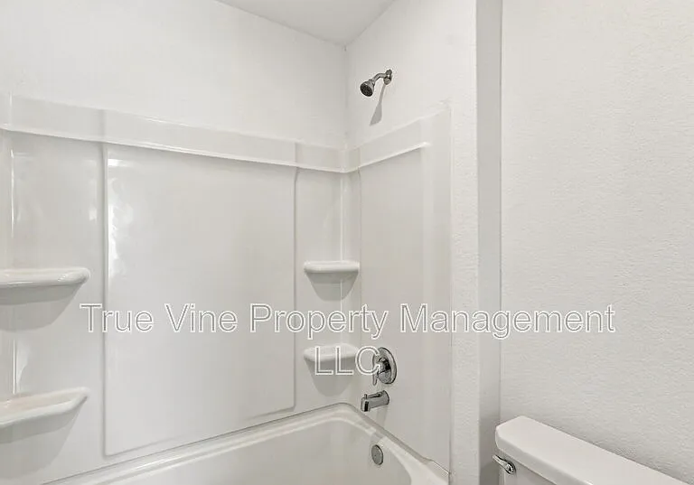 2906 Millikan Dr — Photo 35