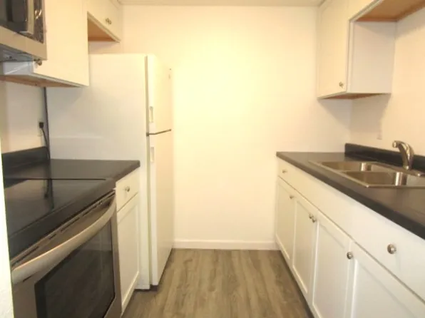 2515 W Westport Rd - Unit 2C, 2515 W Westport Rd, Peoria, IL 61615