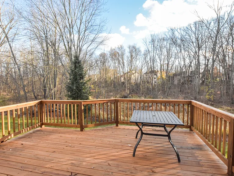 2049 Laurel Oak Dr — Photo 35