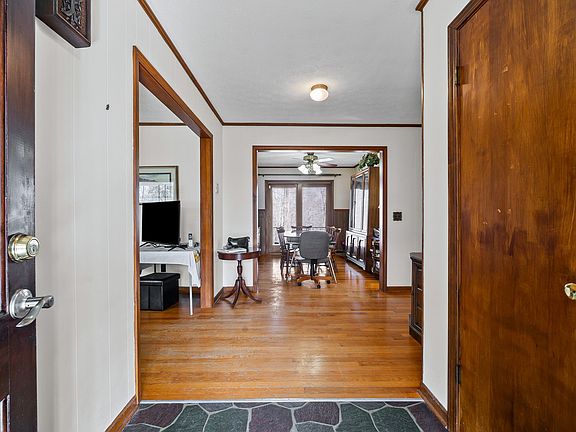 5th image of 17033 Dawson Rd
