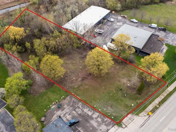 44911 Grand River Ave, Novi, MI 48375