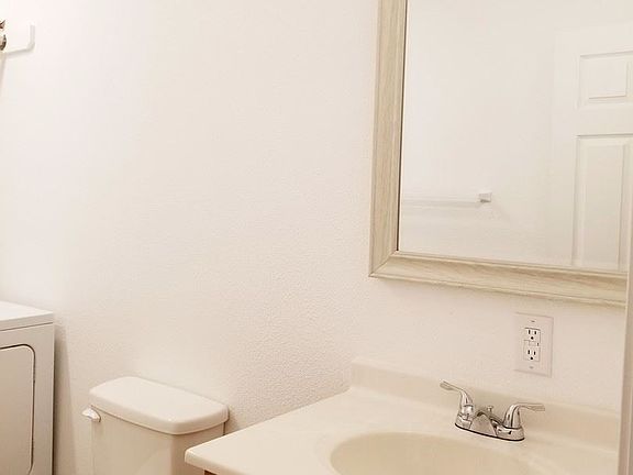 4th image of 407 E 5th Ave APT B