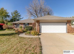 640 S 212th St, Elkhorn, NE 68022