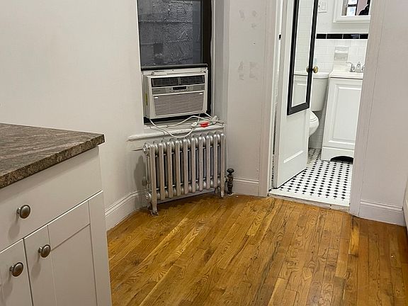 4th image of 357 E 68th St #5FW
